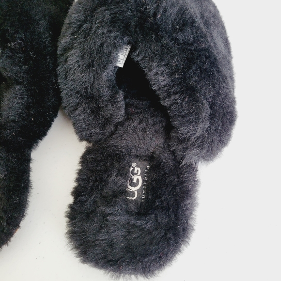 UGG Slippers - Picture 5 of 6